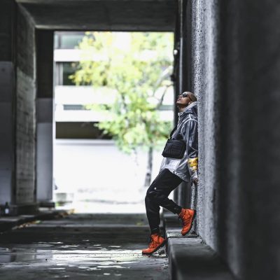 都市で活躍するモダンな防水モデル